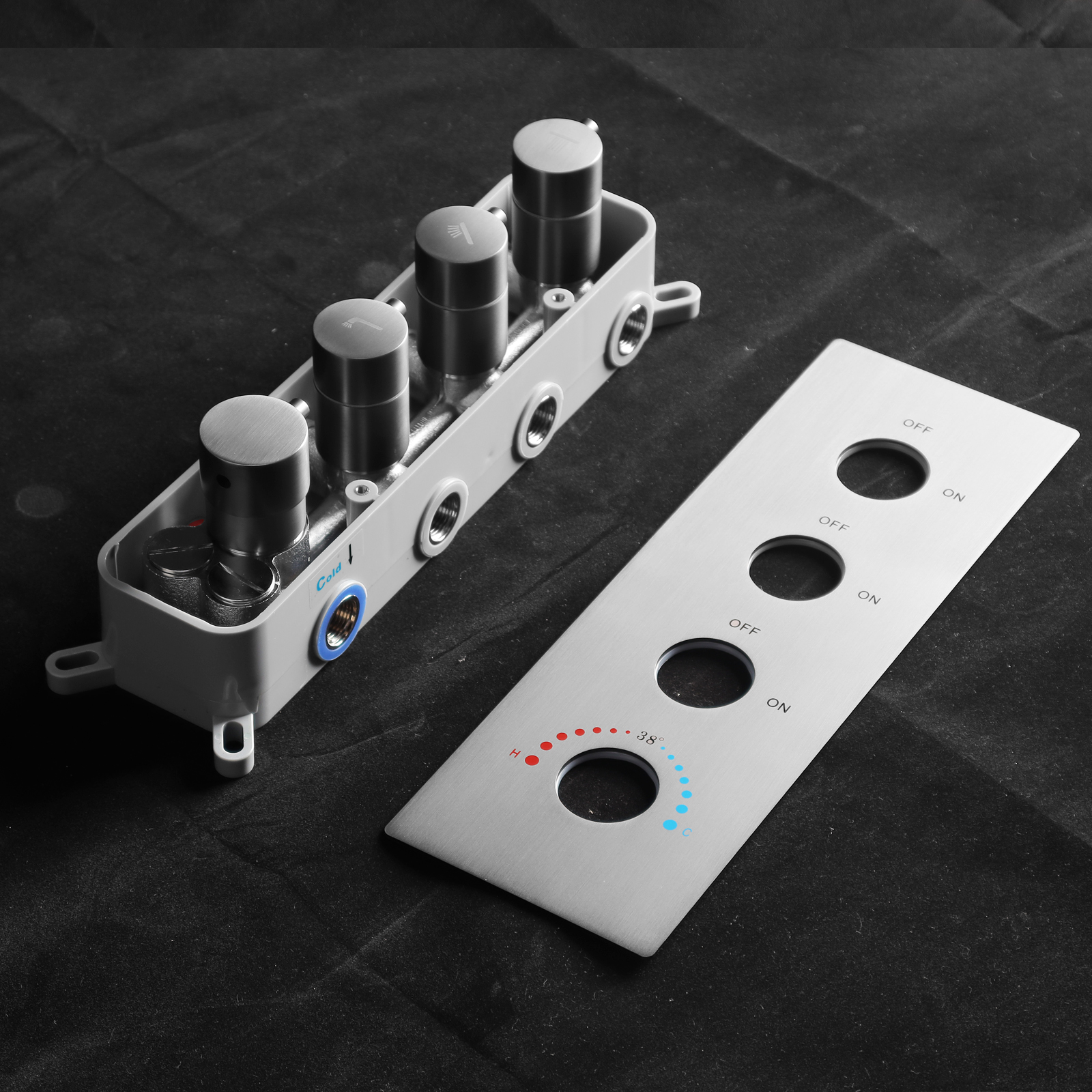 conjunto de alcachofa de ducha y v&aacute;lvula